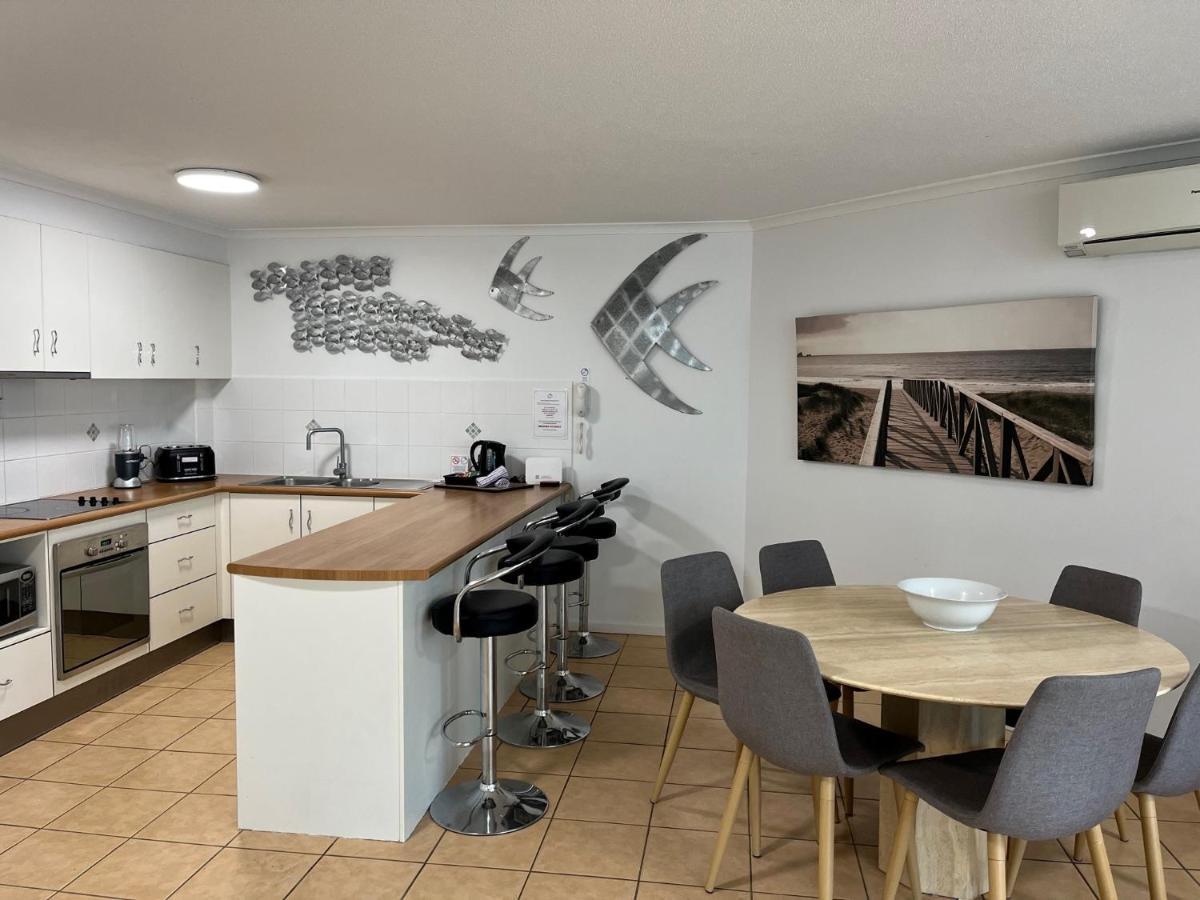 Sanctuary Beach Resort Gold Coast Extérieur photo