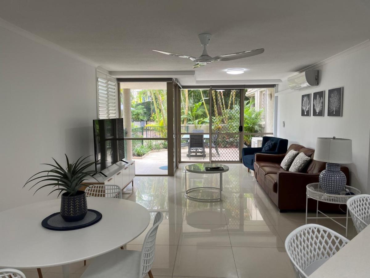 Sanctuary Beach Resort Gold Coast Extérieur photo