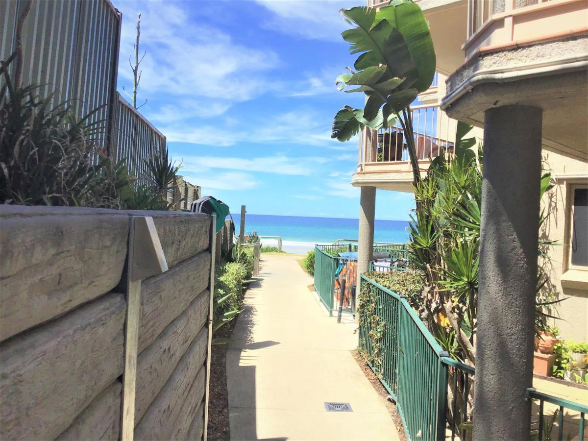 Sanctuary Beach Resort Gold Coast Extérieur photo