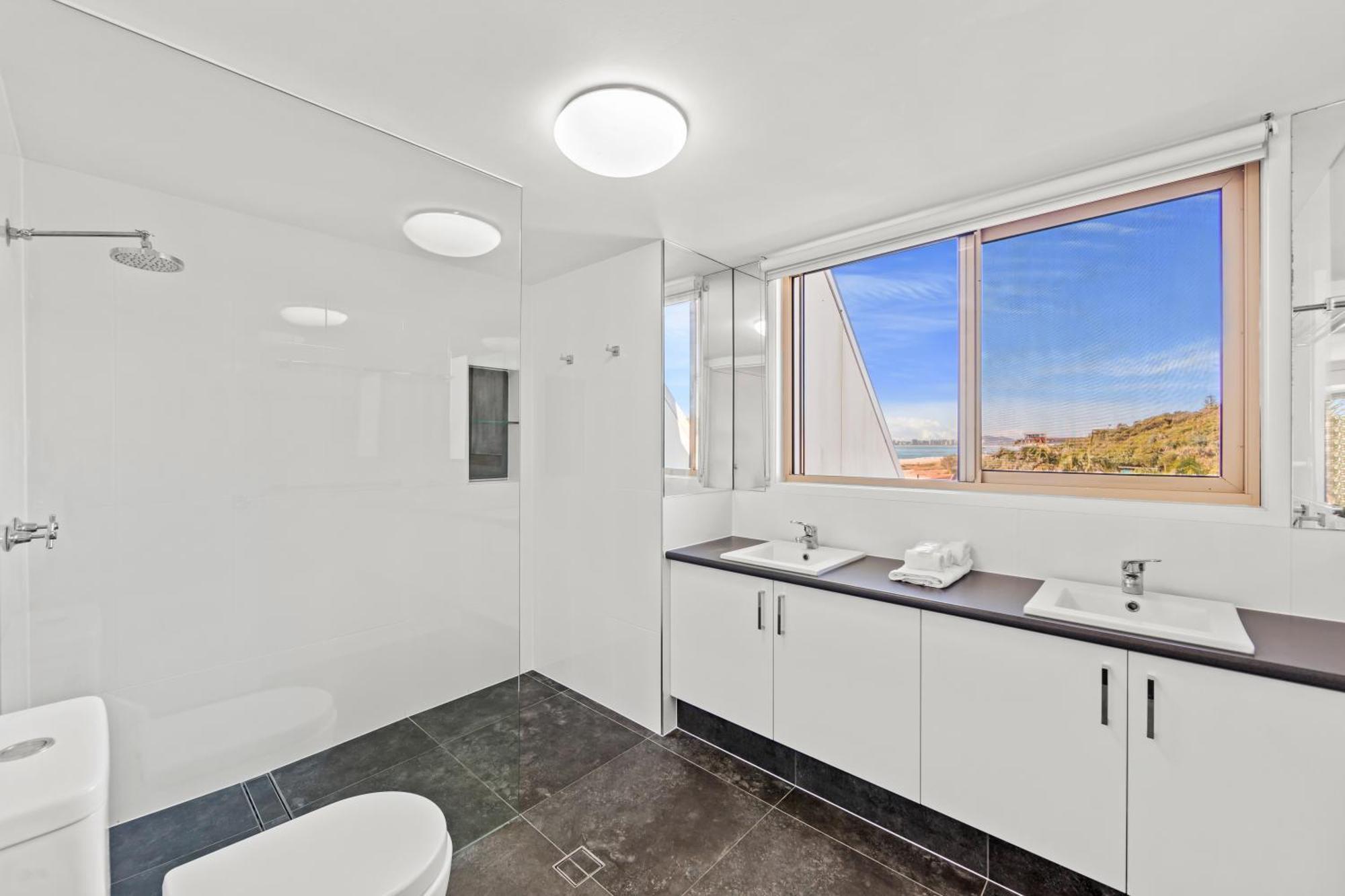 Sanctuary Beach Resort Gold Coast Extérieur photo