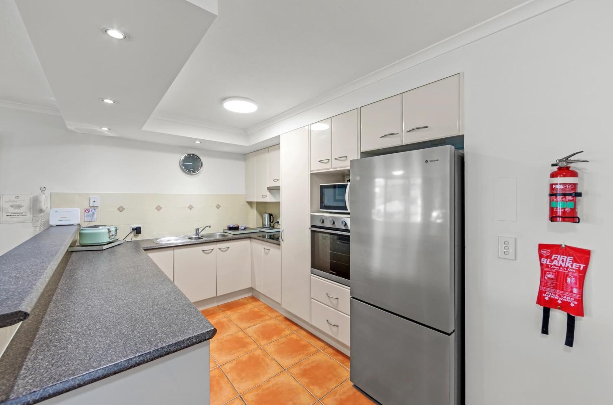 Sanctuary Beach Resort Gold Coast Extérieur photo