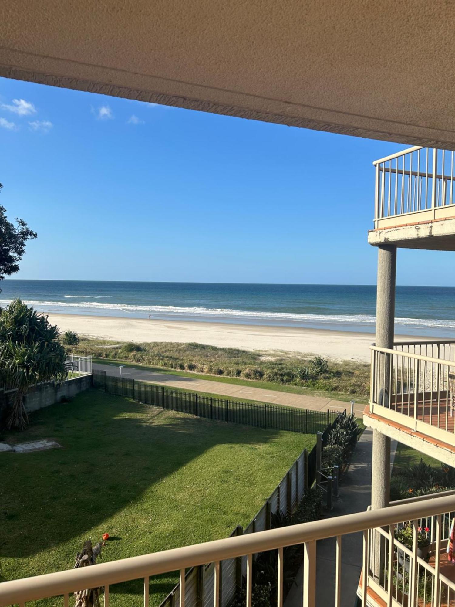 Sanctuary Beach Resort Gold Coast Extérieur photo
