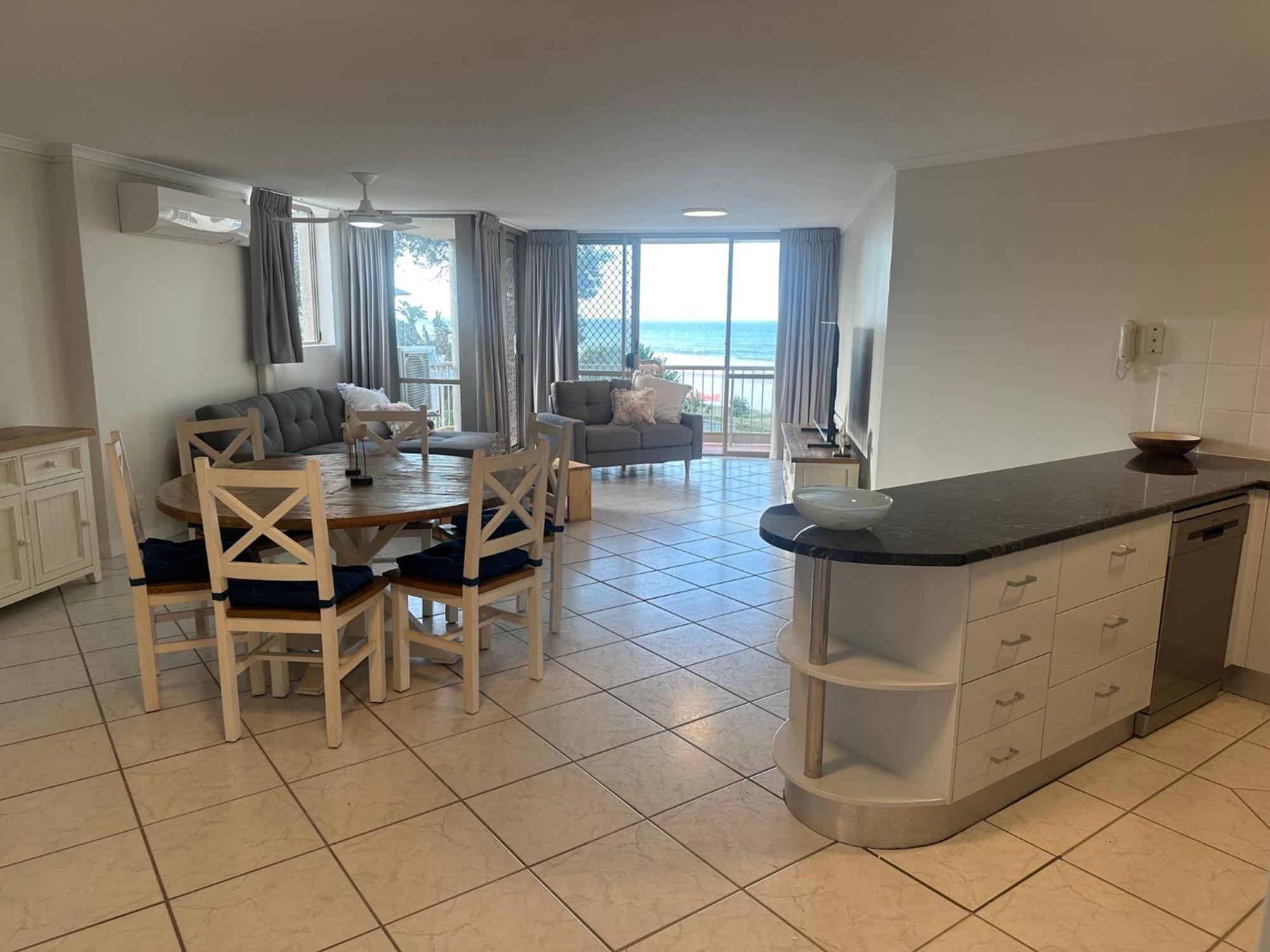 Sanctuary Beach Resort Gold Coast Extérieur photo