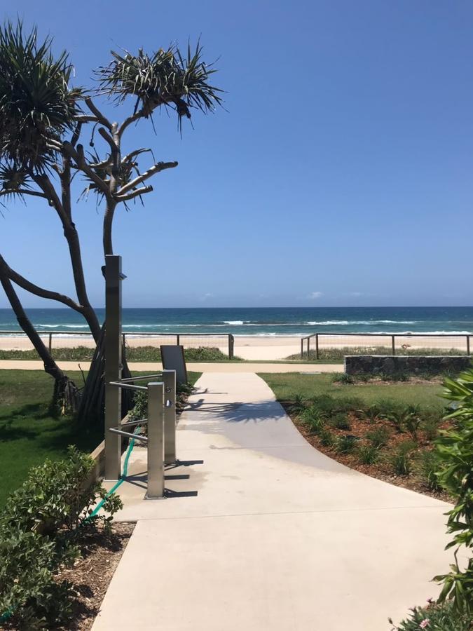Sanctuary Beach Resort Gold Coast Extérieur photo