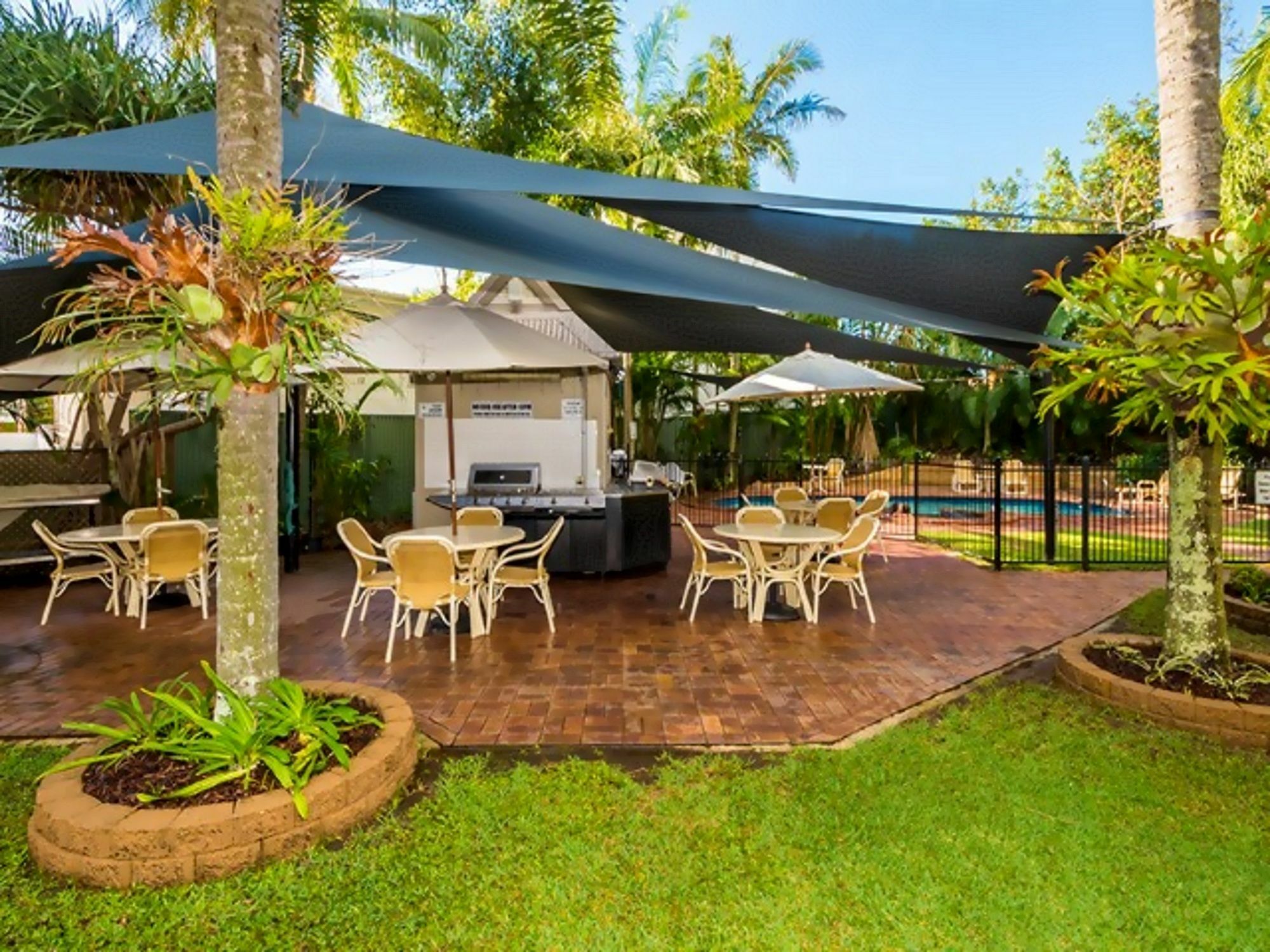 Sanctuary Beach Resort Gold Coast Extérieur photo