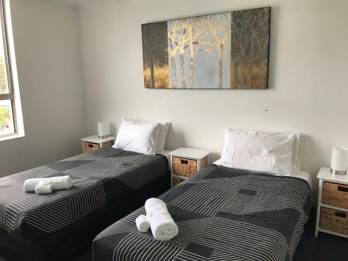 Sanctuary Beach Resort Gold Coast Extérieur photo