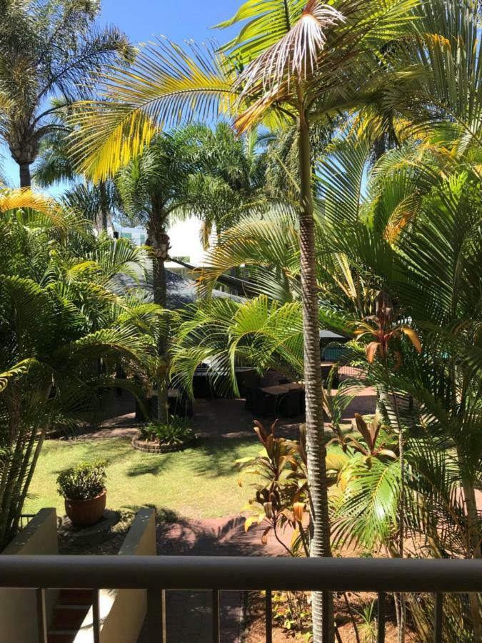 Sanctuary Beach Resort Gold Coast Extérieur photo