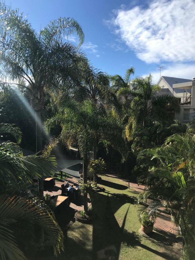 Sanctuary Beach Resort Gold Coast Extérieur photo
