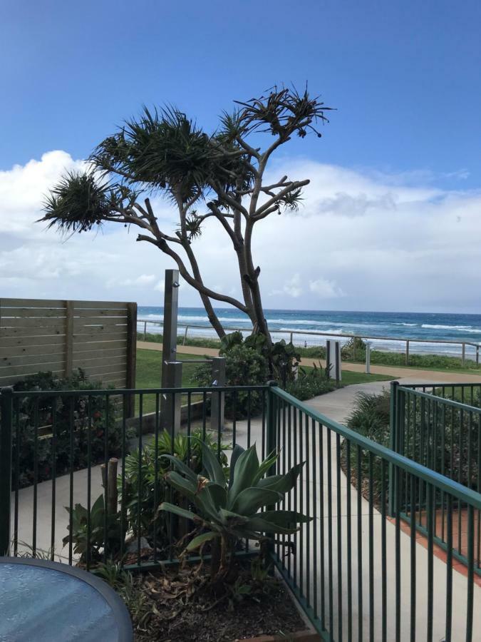 Sanctuary Beach Resort Gold Coast Extérieur photo